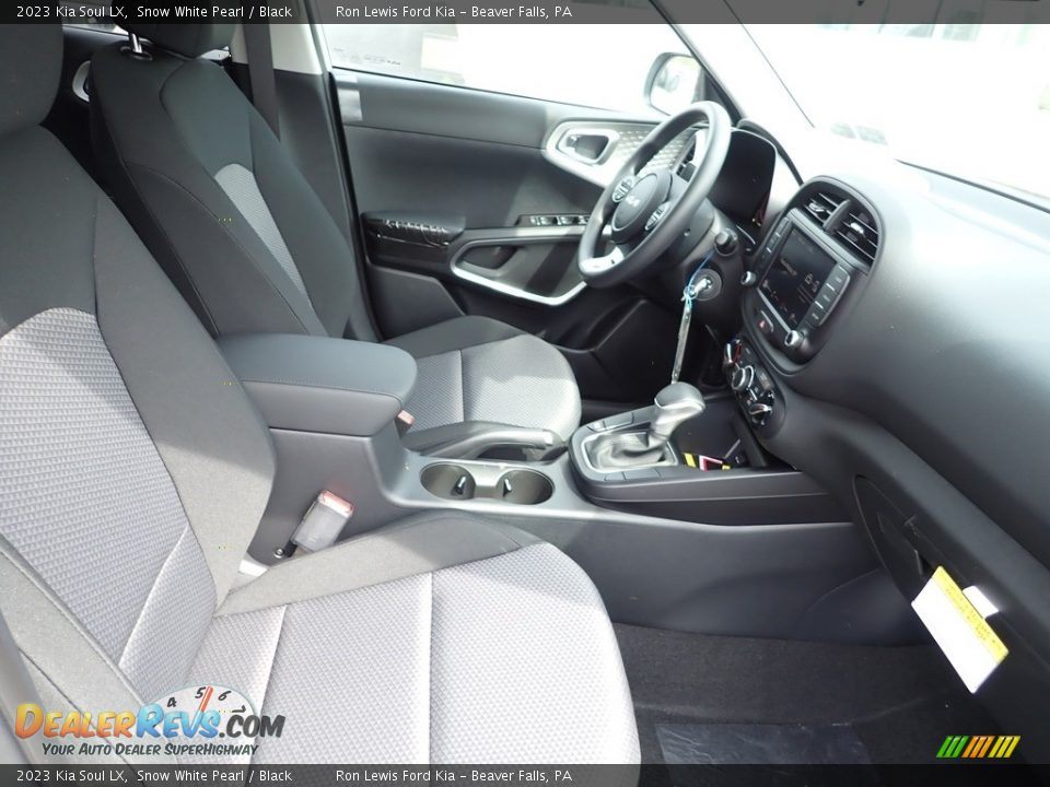 2023 Kia Soul LX Snow White Pearl / Black Photo #11