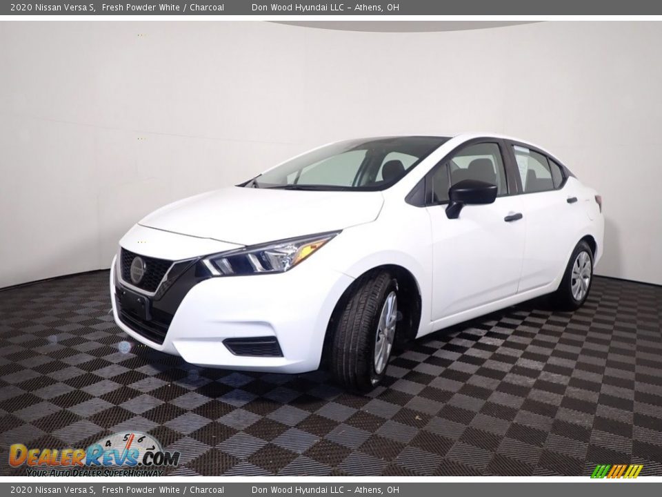 2020 Nissan Versa S Fresh Powder White / Charcoal Photo #8