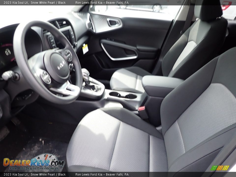 2023 Kia Soul LX Snow White Pearl / Black Photo #14