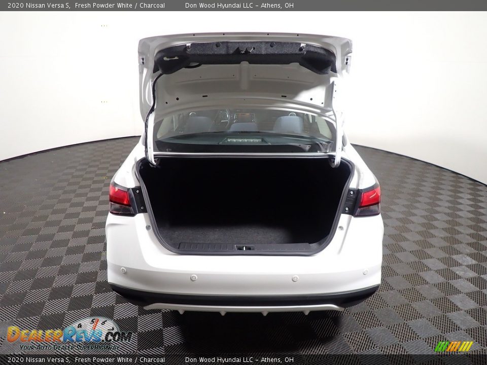 2020 Nissan Versa S Fresh Powder White / Charcoal Photo #14