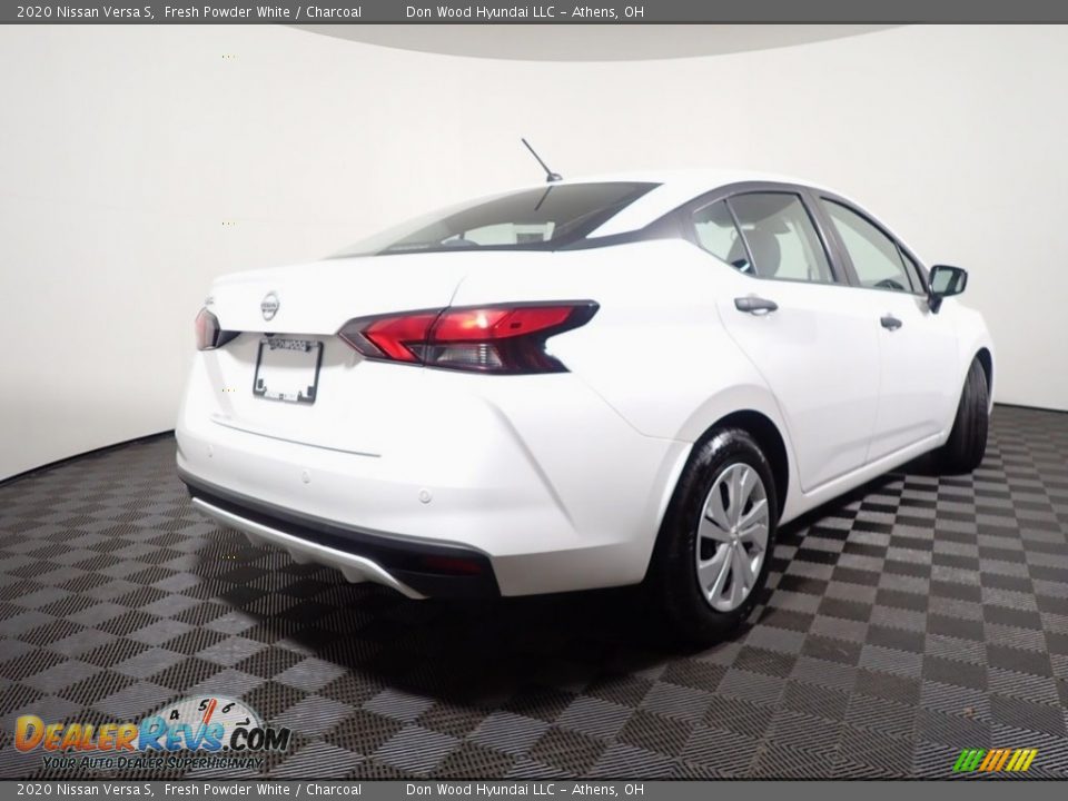2020 Nissan Versa S Fresh Powder White / Charcoal Photo #16