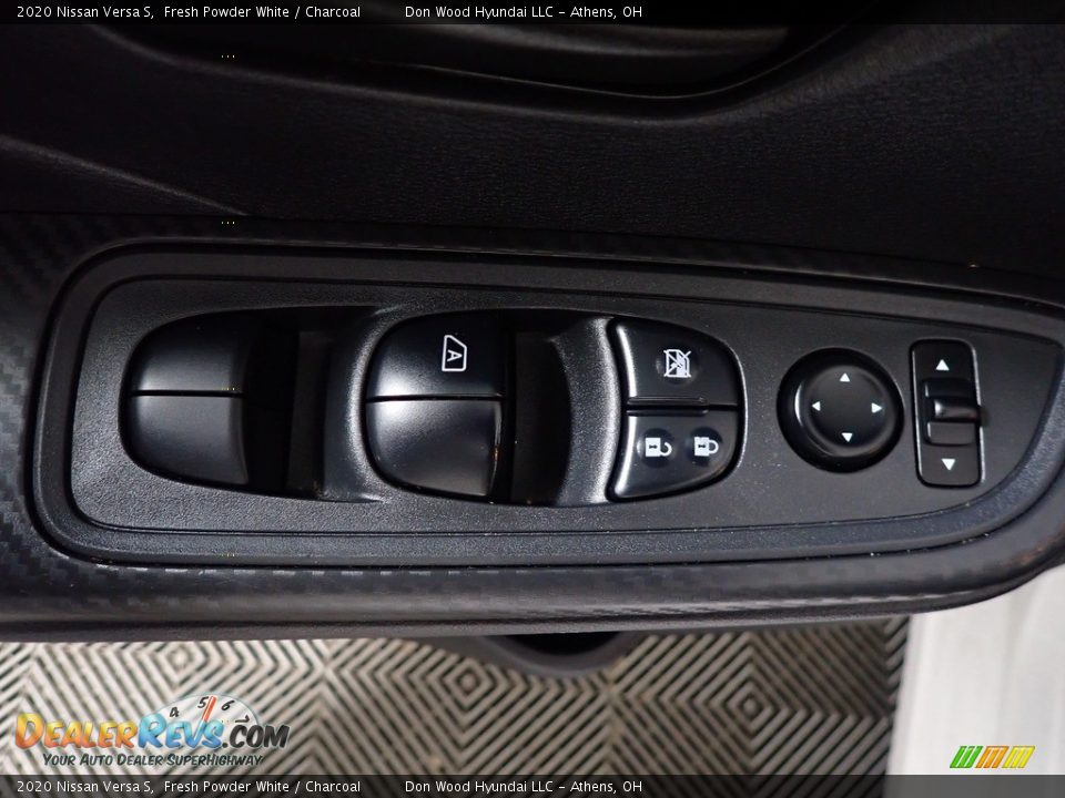 2020 Nissan Versa S Fresh Powder White / Charcoal Photo #19