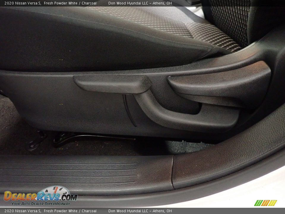 2020 Nissan Versa S Fresh Powder White / Charcoal Photo #21