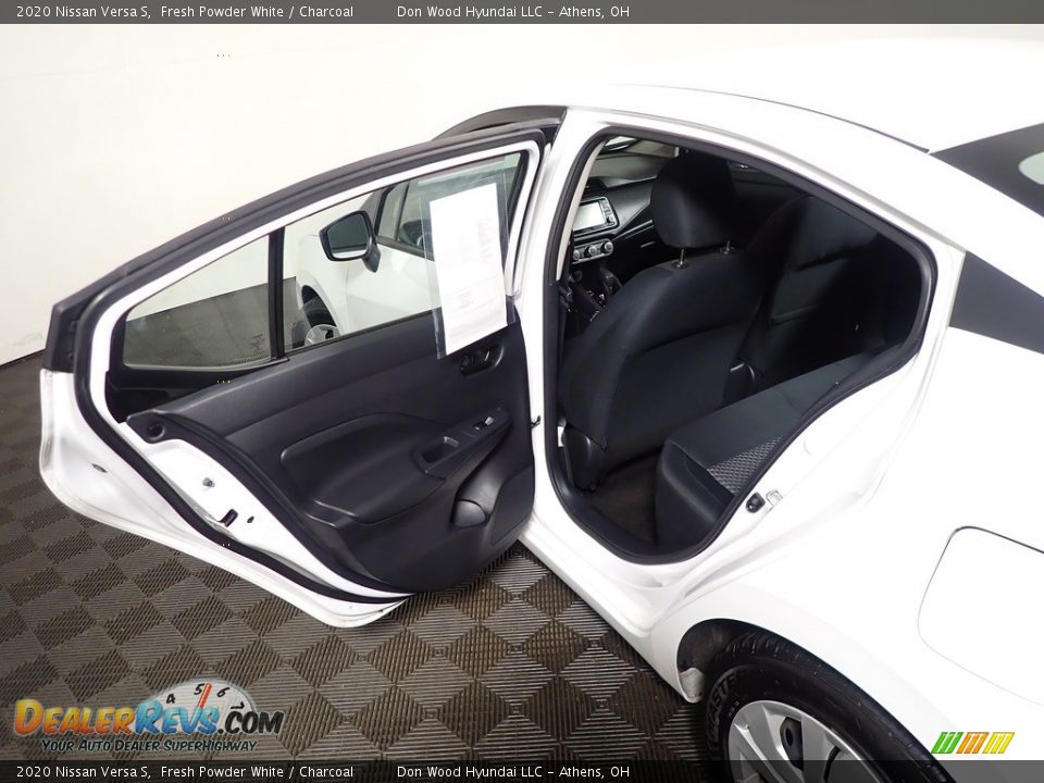 2020 Nissan Versa S Fresh Powder White / Charcoal Photo #31