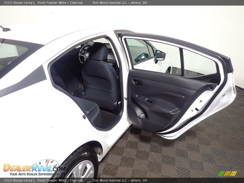 2020 Nissan Versa S Fresh Powder White / Charcoal Photo #33