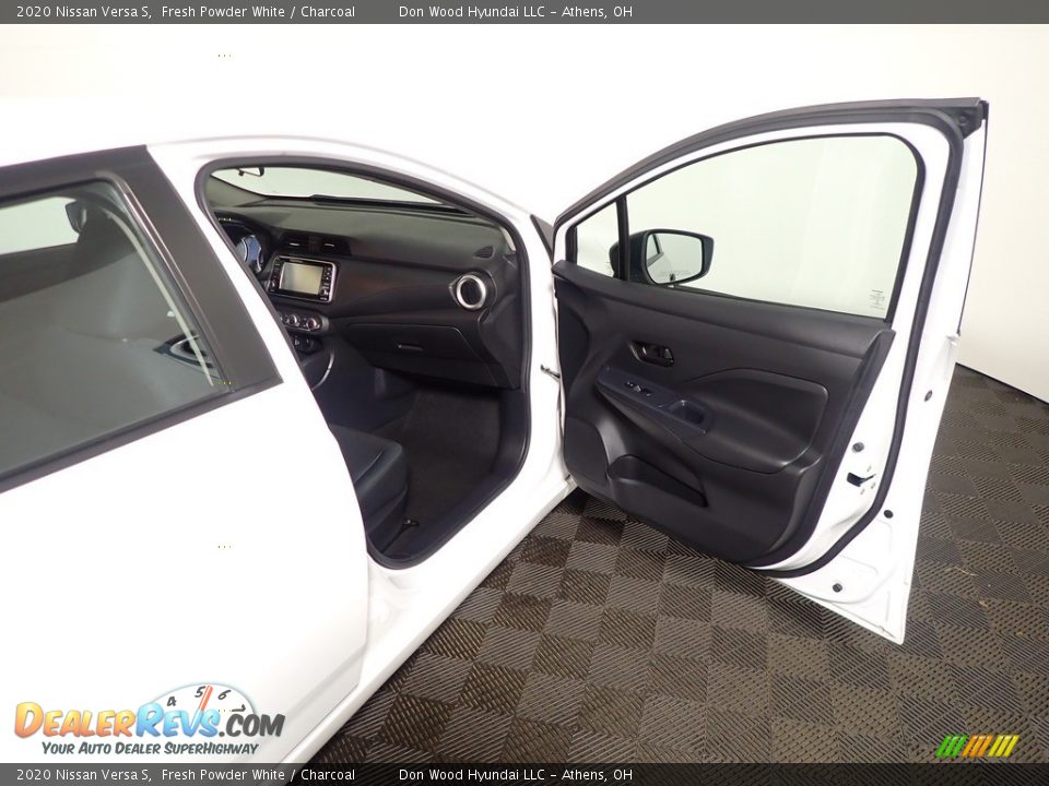 2020 Nissan Versa S Fresh Powder White / Charcoal Photo #35