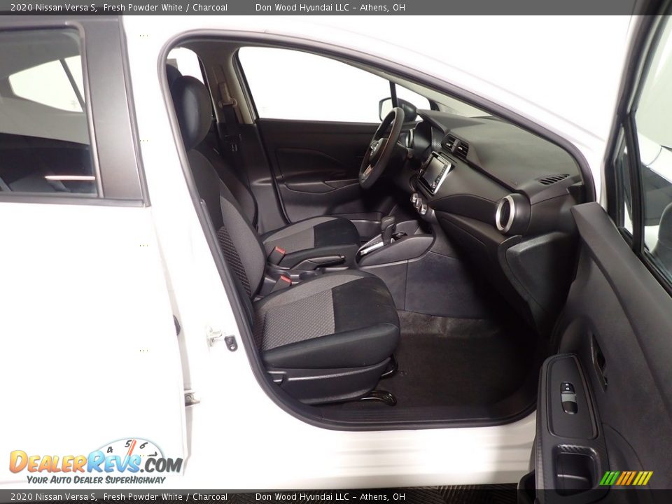 2020 Nissan Versa S Fresh Powder White / Charcoal Photo #36
