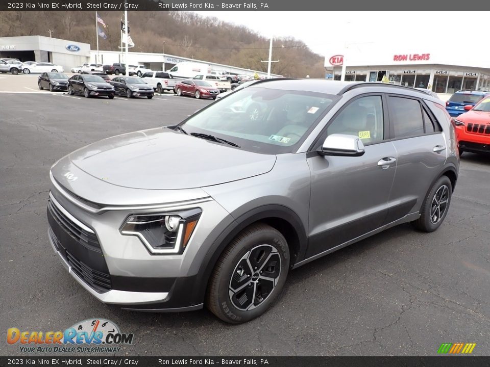 Front 3/4 View of 2023 Kia Niro EX Hybrid Photo #4