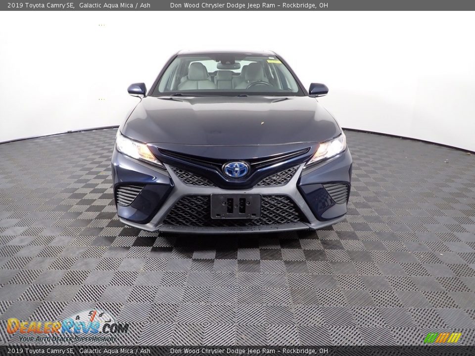 2019 Toyota Camry SE Galactic Aqua Mica / Ash Photo #6
