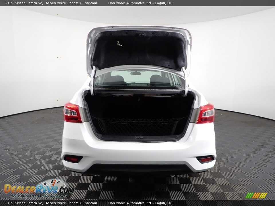 2019 Nissan Sentra SV Aspen White Tricoat / Charcoal Photo #8