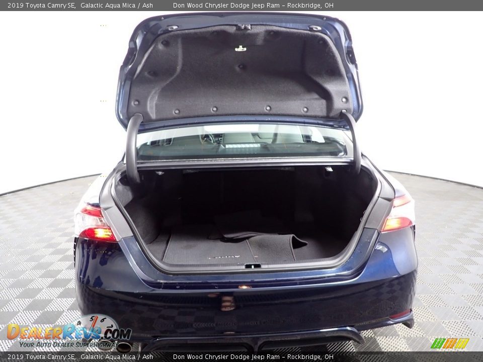 2019 Toyota Camry SE Galactic Aqua Mica / Ash Photo #10