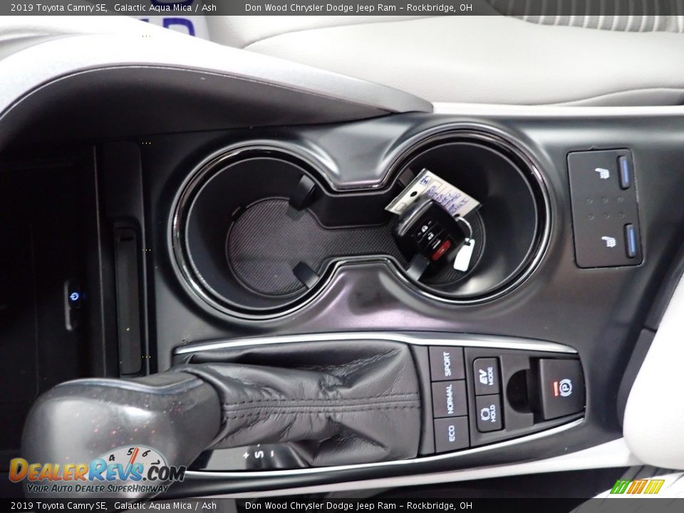 2019 Toyota Camry SE Galactic Aqua Mica / Ash Photo #20