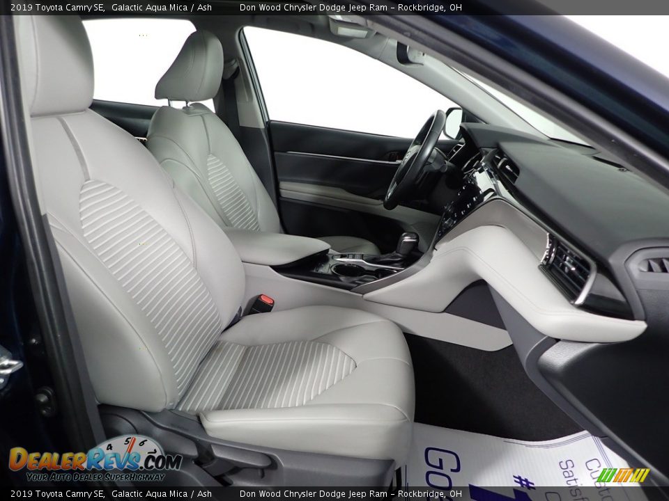 2019 Toyota Camry SE Galactic Aqua Mica / Ash Photo #26