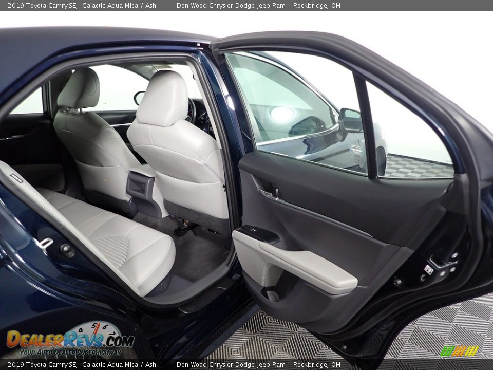 2019 Toyota Camry SE Galactic Aqua Mica / Ash Photo #27