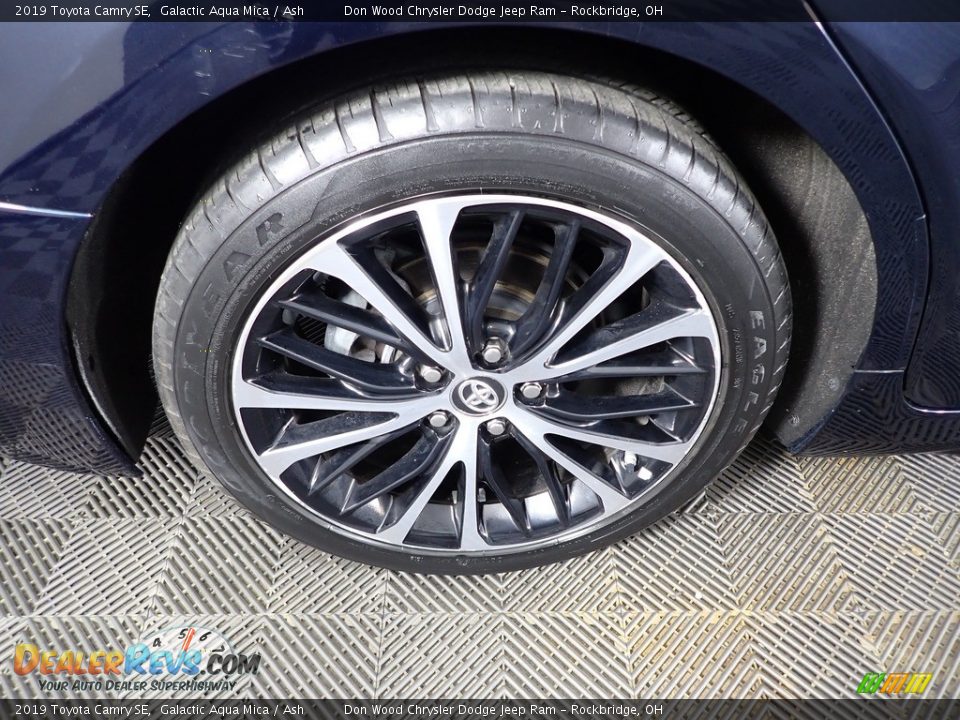 2019 Toyota Camry SE Galactic Aqua Mica / Ash Photo #29