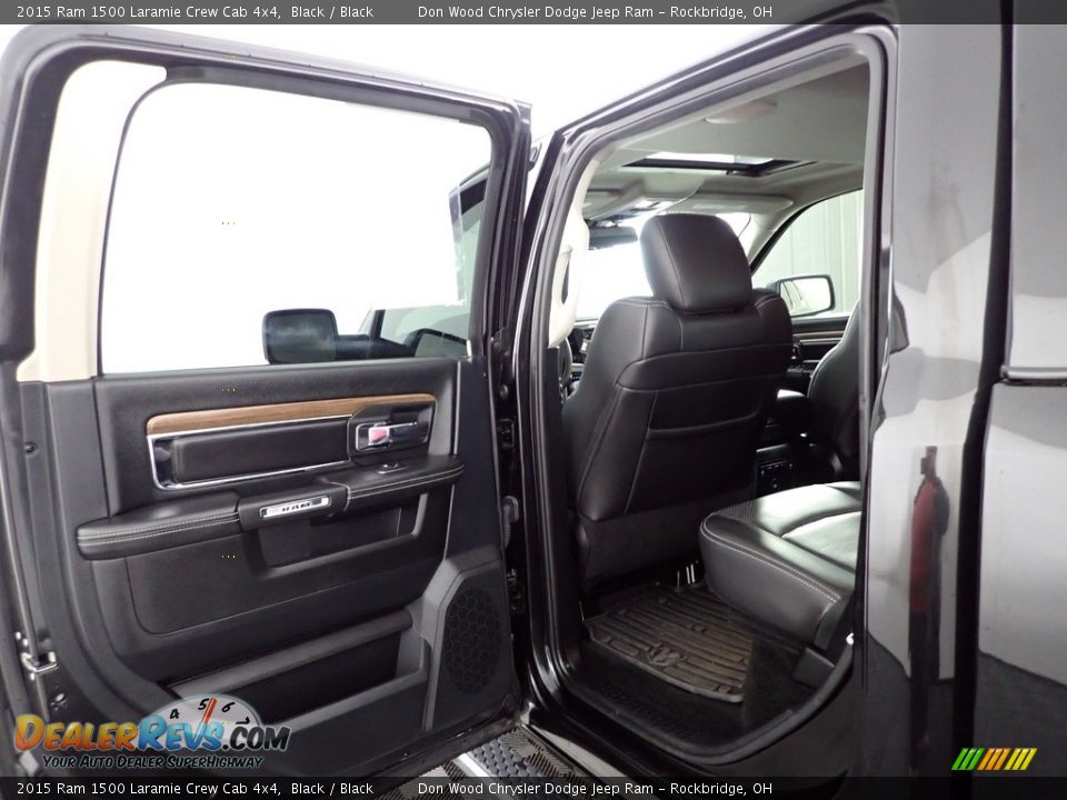 2015 Ram 1500 Laramie Crew Cab 4x4 Black / Black Photo #26