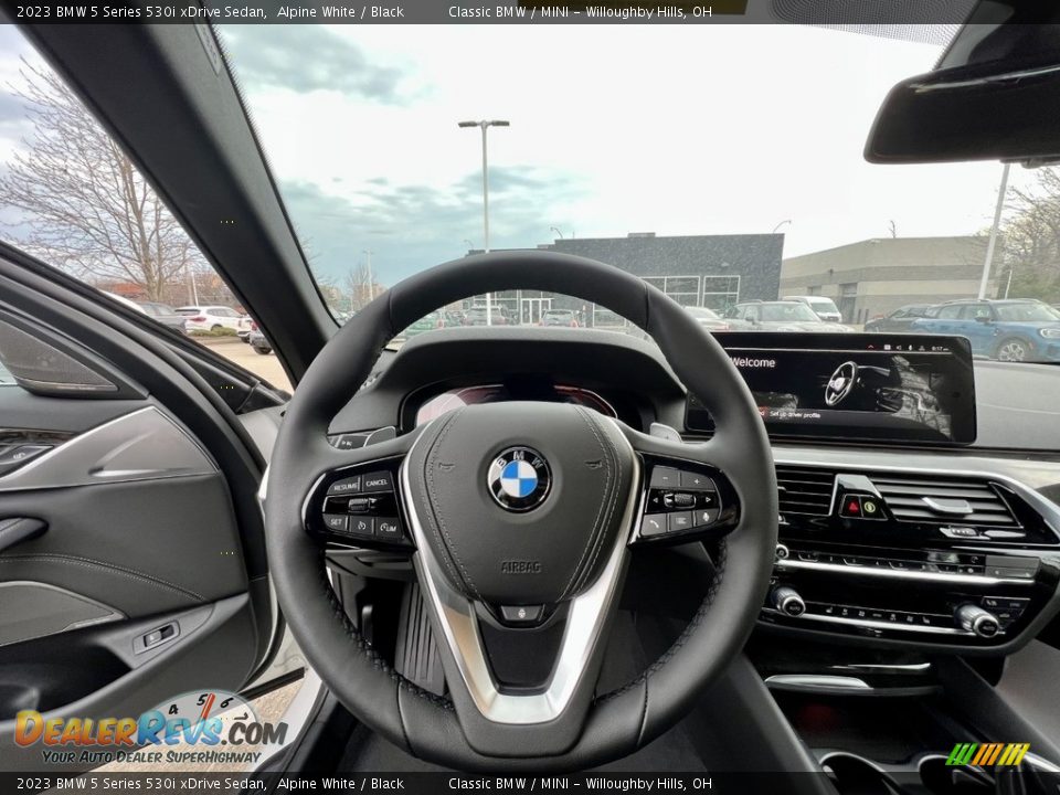 2023 BMW 5 Series 530i xDrive Sedan Alpine White / Black Photo #10