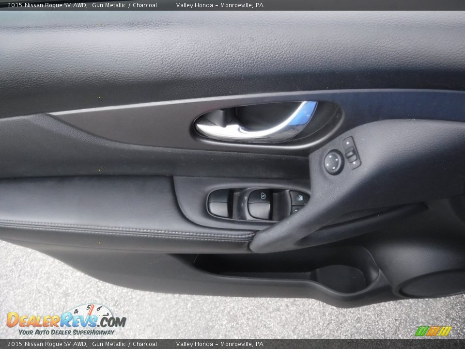 Door Panel of 2015 Nissan Rogue SV AWD Photo #8