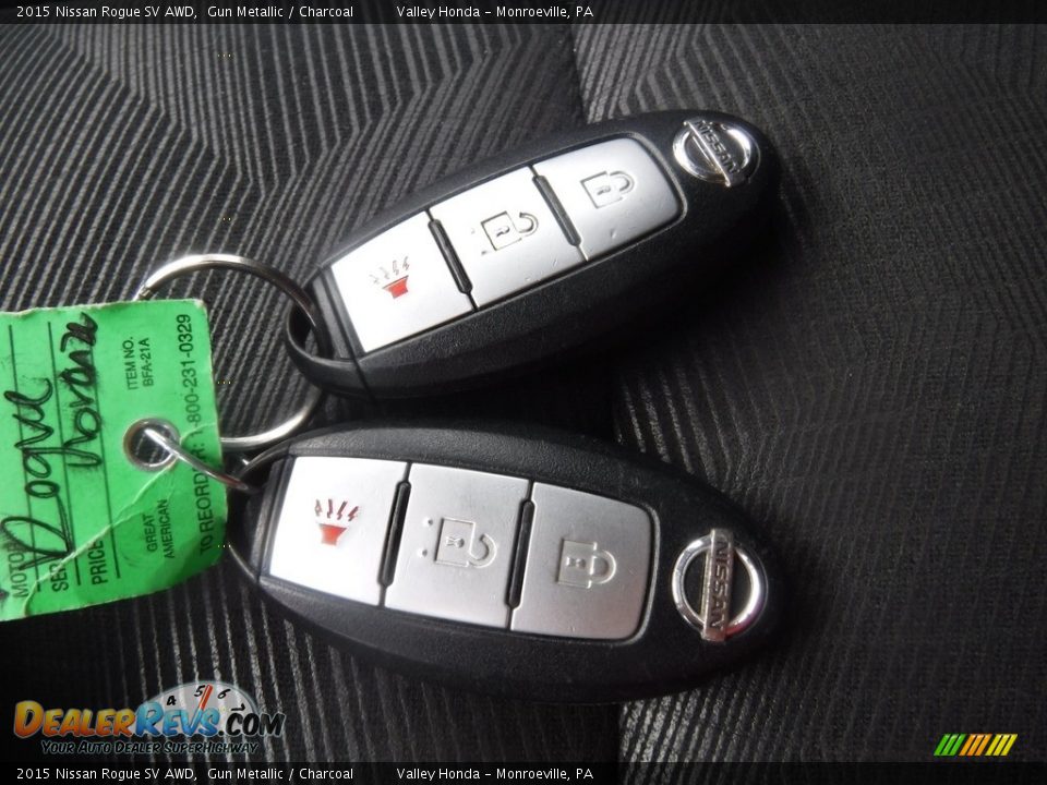 Keys of 2015 Nissan Rogue SV AWD Photo #22