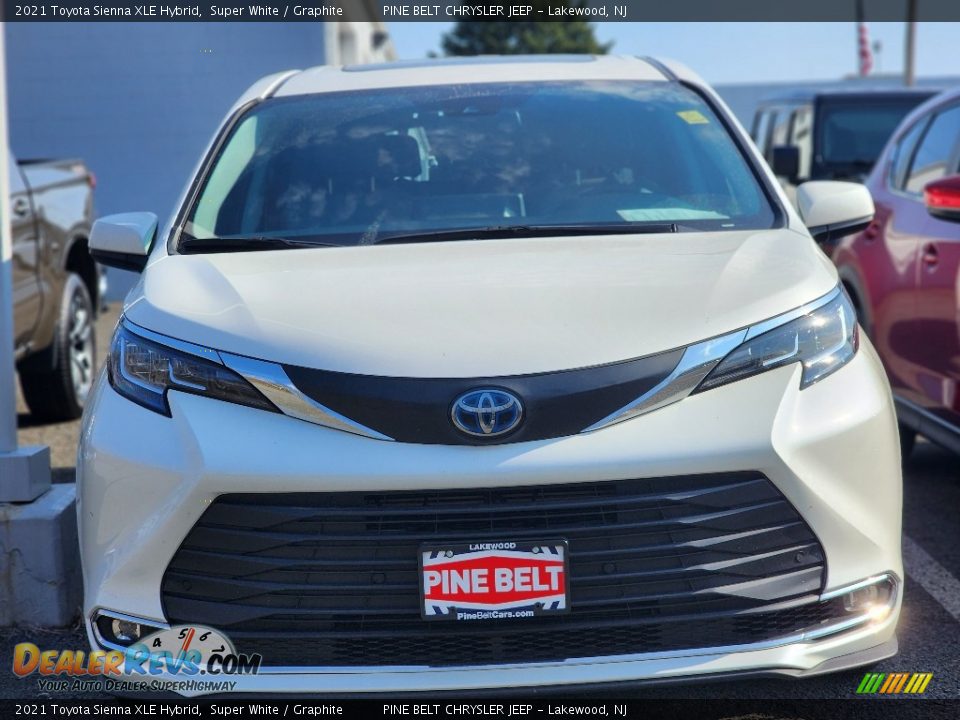 2021 Toyota Sienna XLE Hybrid Super White / Graphite Photo #2