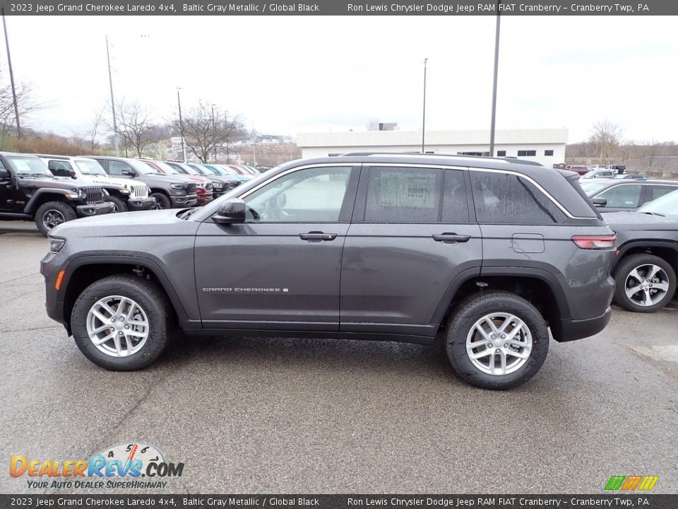 2023 Jeep Grand Cherokee Laredo 4x4 Baltic Gray Metallic / Global Black Photo #2