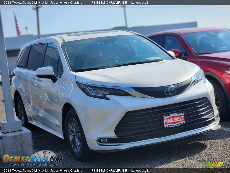 2021 Toyota Sienna XLE Hybrid Super White / Graphite Photo #3