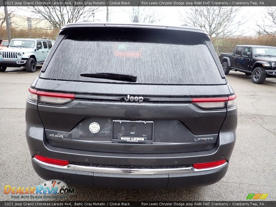2023 Jeep Grand Cherokee Laredo 4x4 Baltic Gray Metallic / Global Black Photo #4