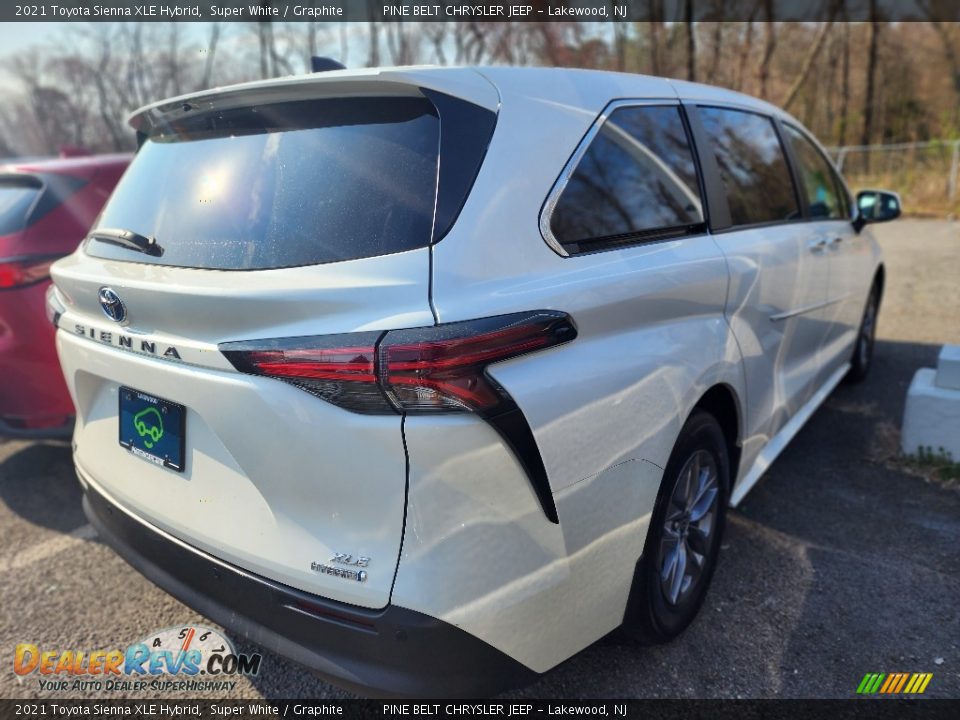 2021 Toyota Sienna XLE Hybrid Super White / Graphite Photo #7