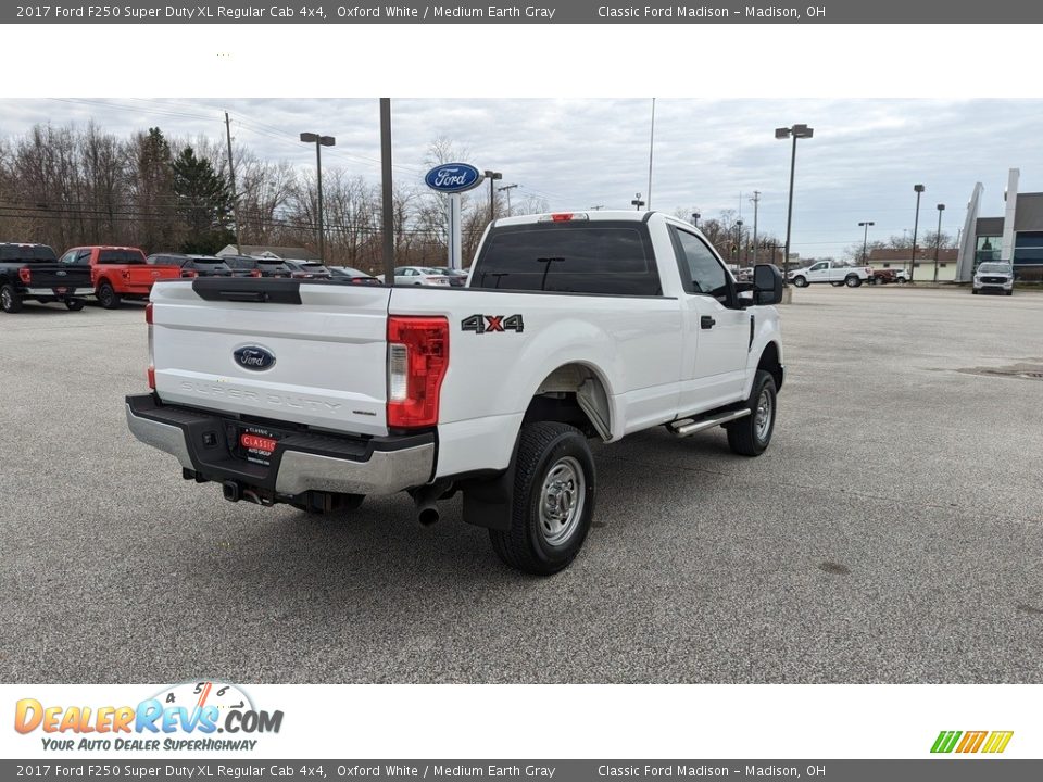 2017 Ford F250 Super Duty XL Regular Cab 4x4 Oxford White / Medium Earth Gray Photo #5