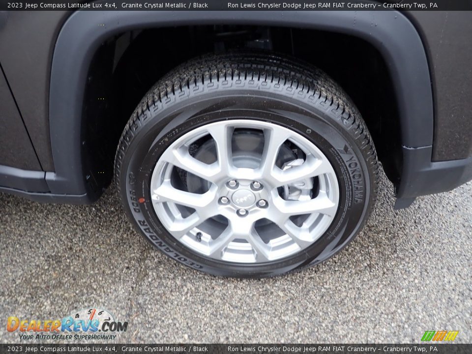 2023 Jeep Compass Latitude Lux 4x4 Granite Crystal Metallic / Black Photo #10