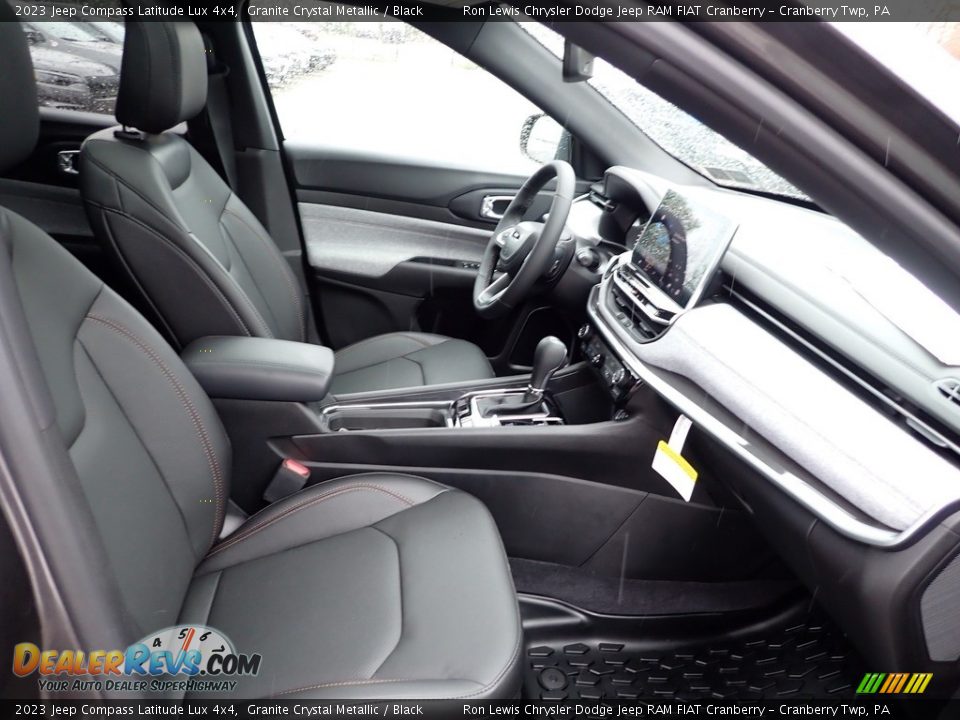 2023 Jeep Compass Latitude Lux 4x4 Granite Crystal Metallic / Black Photo #11
