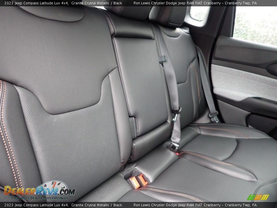 2023 Jeep Compass Latitude Lux 4x4 Granite Crystal Metallic / Black Photo #12
