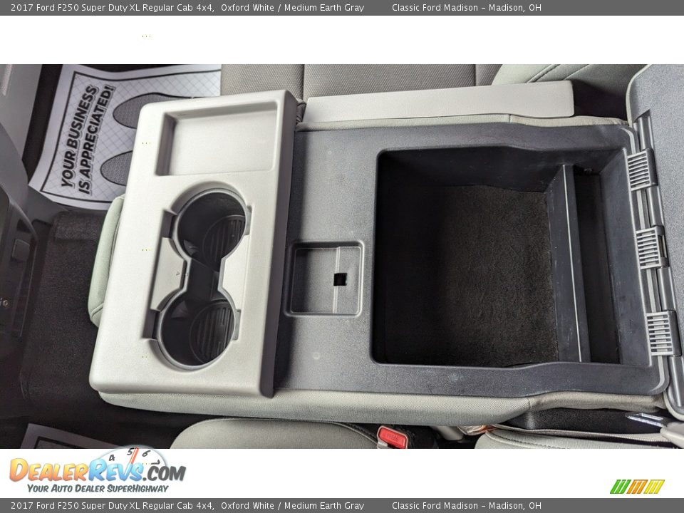 2017 Ford F250 Super Duty XL Regular Cab 4x4 Oxford White / Medium Earth Gray Photo #13