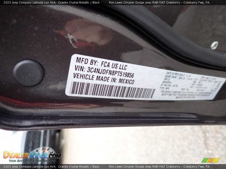 2023 Jeep Compass Latitude Lux 4x4 Granite Crystal Metallic / Black Photo #20