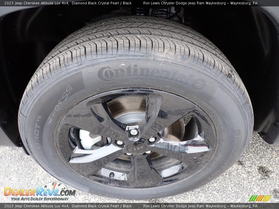 2023 Jeep Cherokee Altitude Lux 4x4 Diamond Black Crystal Pearl / Black Photo #10