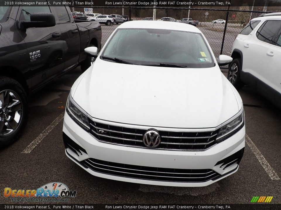 2018 Volkswagen Passat S Pure White / Titan Black Photo #2