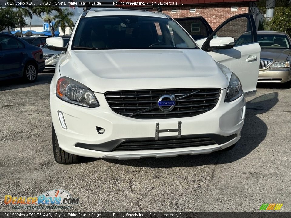 2016 Volvo XC60 T5 AWD Crystal White Pearl / Beige Photo #1