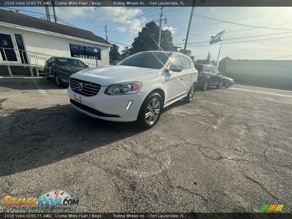 2016 Volvo XC60 T5 AWD Crystal White Pearl / Beige Photo #25