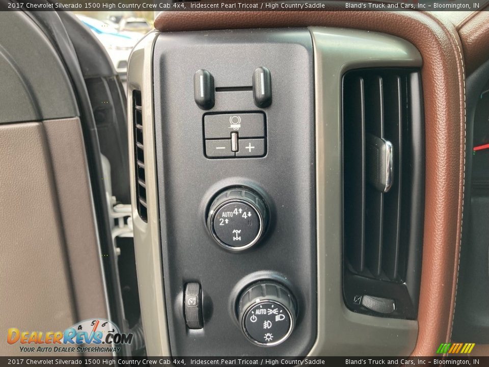 2017 Chevrolet Silverado 1500 High Country Crew Cab 4x4 Iridescent Pearl Tricoat / High Country Saddle Photo #27