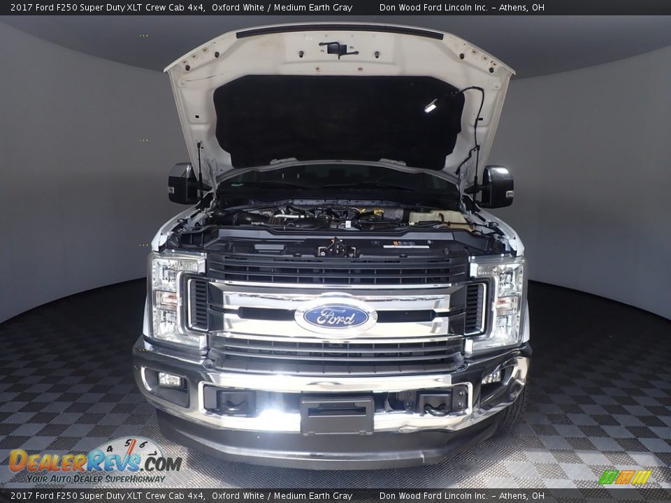2017 Ford F250 Super Duty XLT Crew Cab 4x4 Oxford White / Medium Earth Gray Photo #6