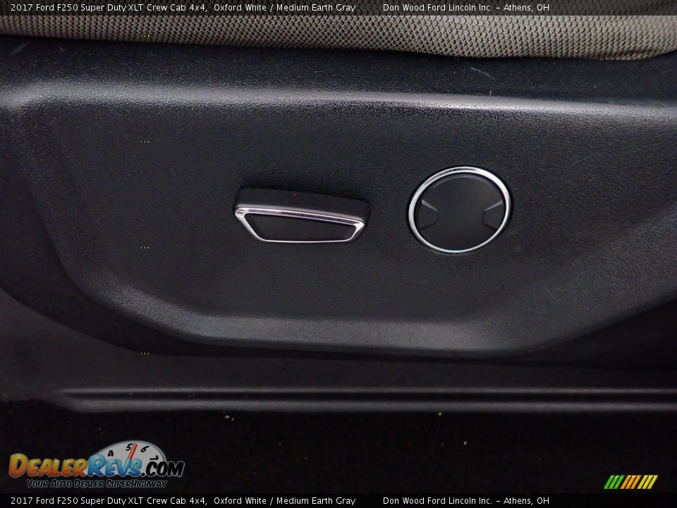 2017 Ford F250 Super Duty XLT Crew Cab 4x4 Oxford White / Medium Earth Gray Photo #19