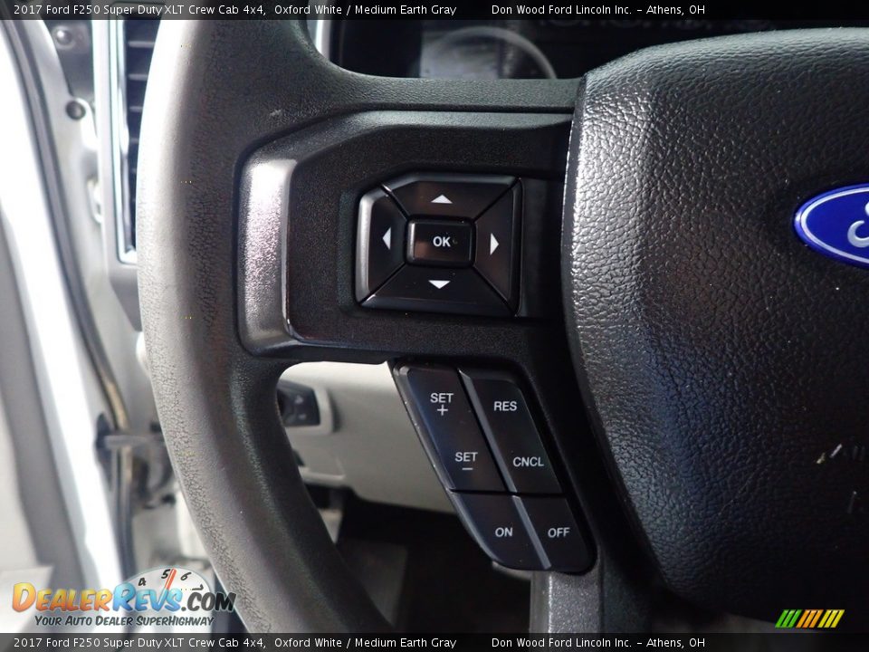2017 Ford F250 Super Duty XLT Crew Cab 4x4 Oxford White / Medium Earth Gray Photo #24