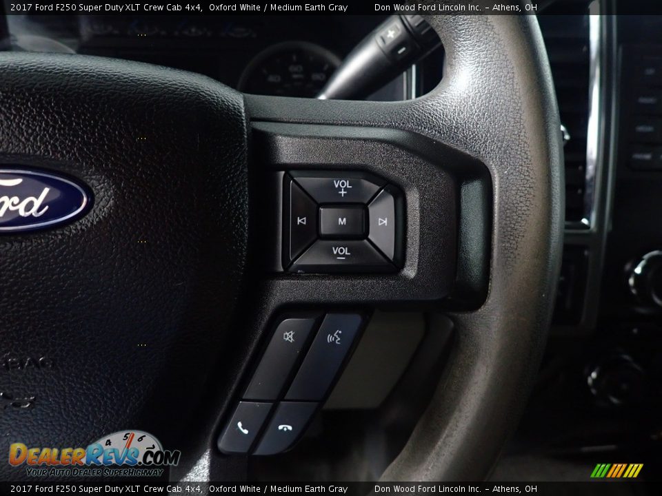 2017 Ford F250 Super Duty XLT Crew Cab 4x4 Oxford White / Medium Earth Gray Photo #25
