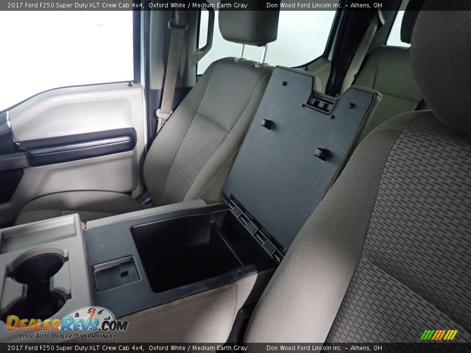 2017 Ford F250 Super Duty XLT Crew Cab 4x4 Oxford White / Medium Earth Gray Photo #29