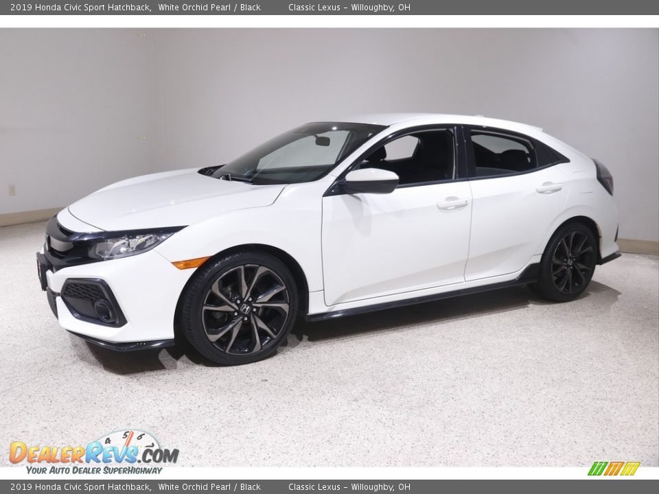 Front 3/4 View of 2019 Honda Civic Sport Hatchback Photo #3