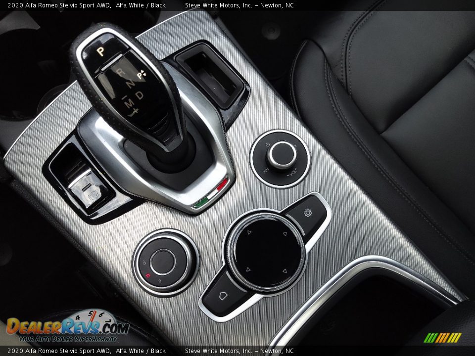 2020 Alfa Romeo Stelvio Sport AWD Shifter Photo #27