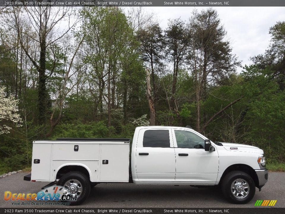 2023 Ram 3500 Tradesman Crew Cab 4x4 Chassis Bright White / Diesel Gray/Black Photo #5