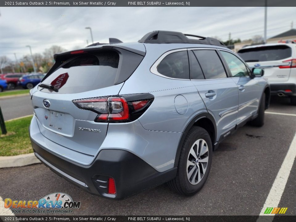 2021 Subaru Outback 2.5i Premium Ice Silver Metallic / Gray Photo #7