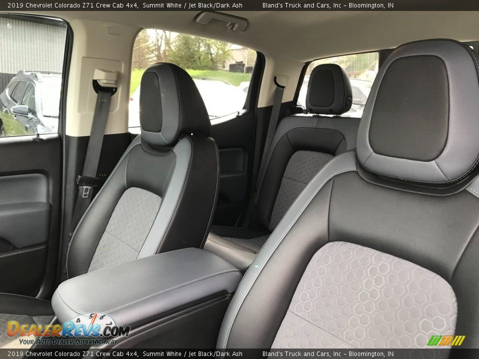 Front Seat of 2019 Chevrolet Colorado Z71 Crew Cab 4x4 Photo #13