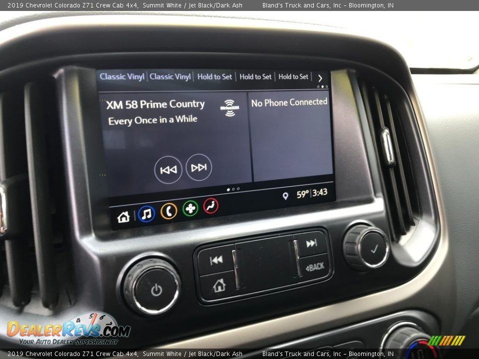 Controls of 2019 Chevrolet Colorado Z71 Crew Cab 4x4 Photo #20